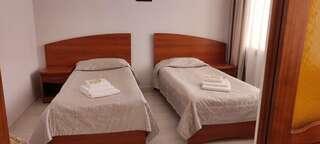 Гостиница Жемчужина Севера Вельск Двухместный номер с 2 отдельными кроватями-7